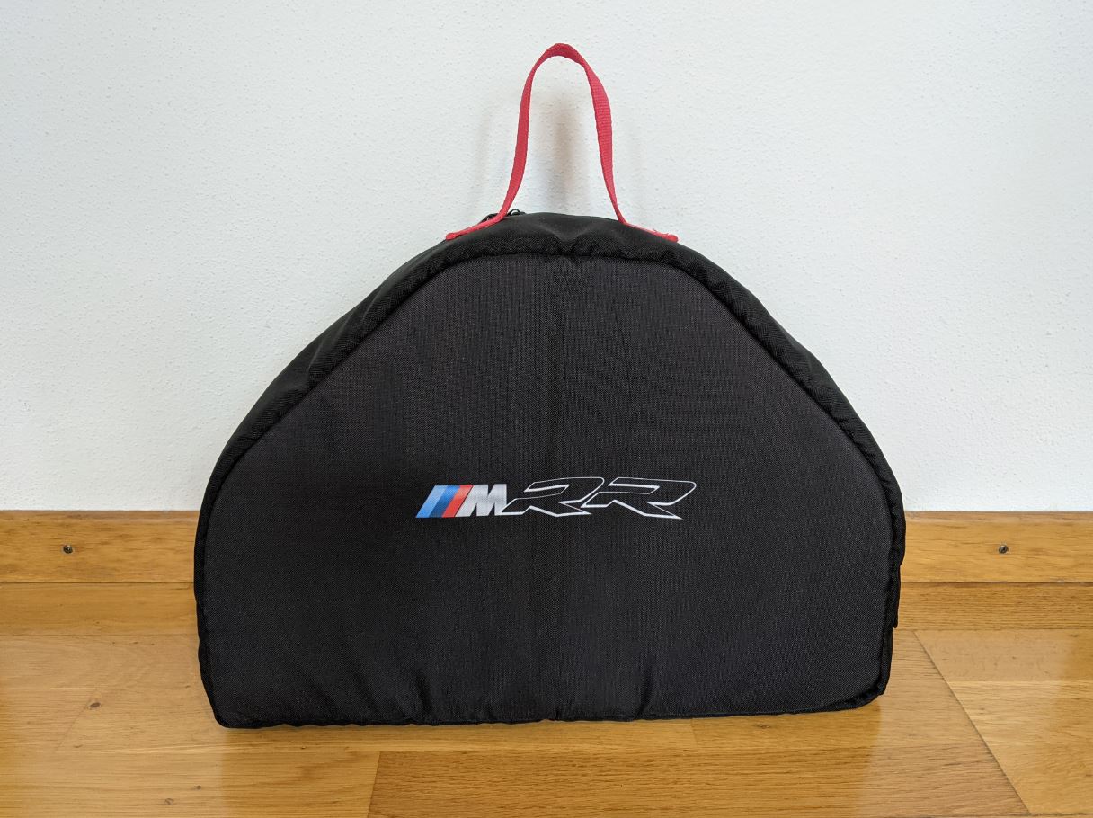 You see the storage bag for the BMW M tire warmers.