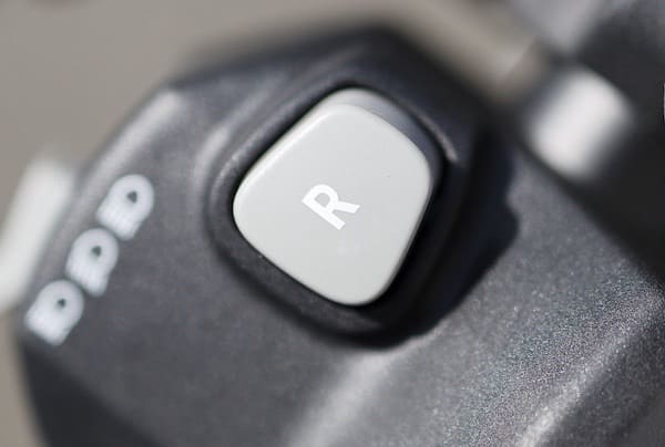 CE02_Reverse_button